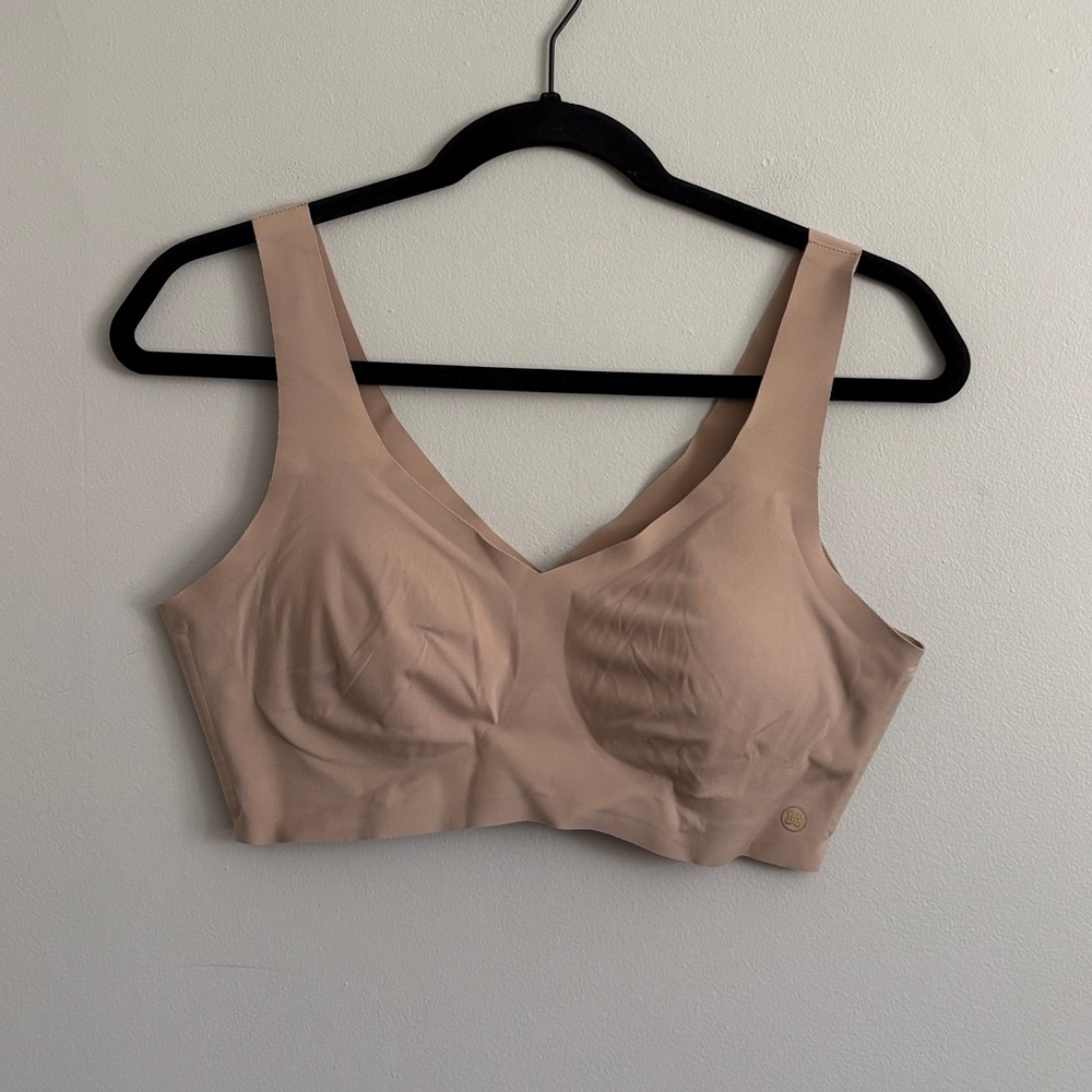 Honeylove Women's V-Neck Soft Form Wireless Bra Size MED Beige